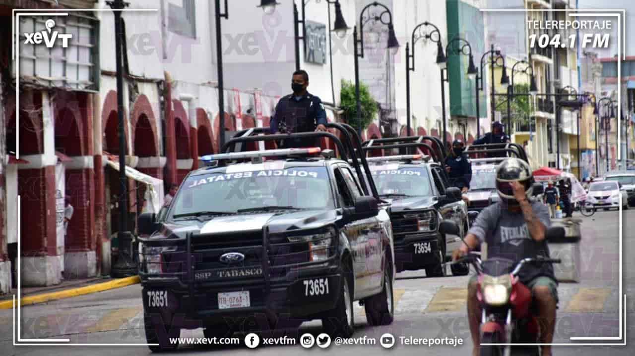 Tabasqueños abarrotan el Centro de Villahermosa, plazas comerciales y paradas de transporte en el inicio de la “nueva normalidad”