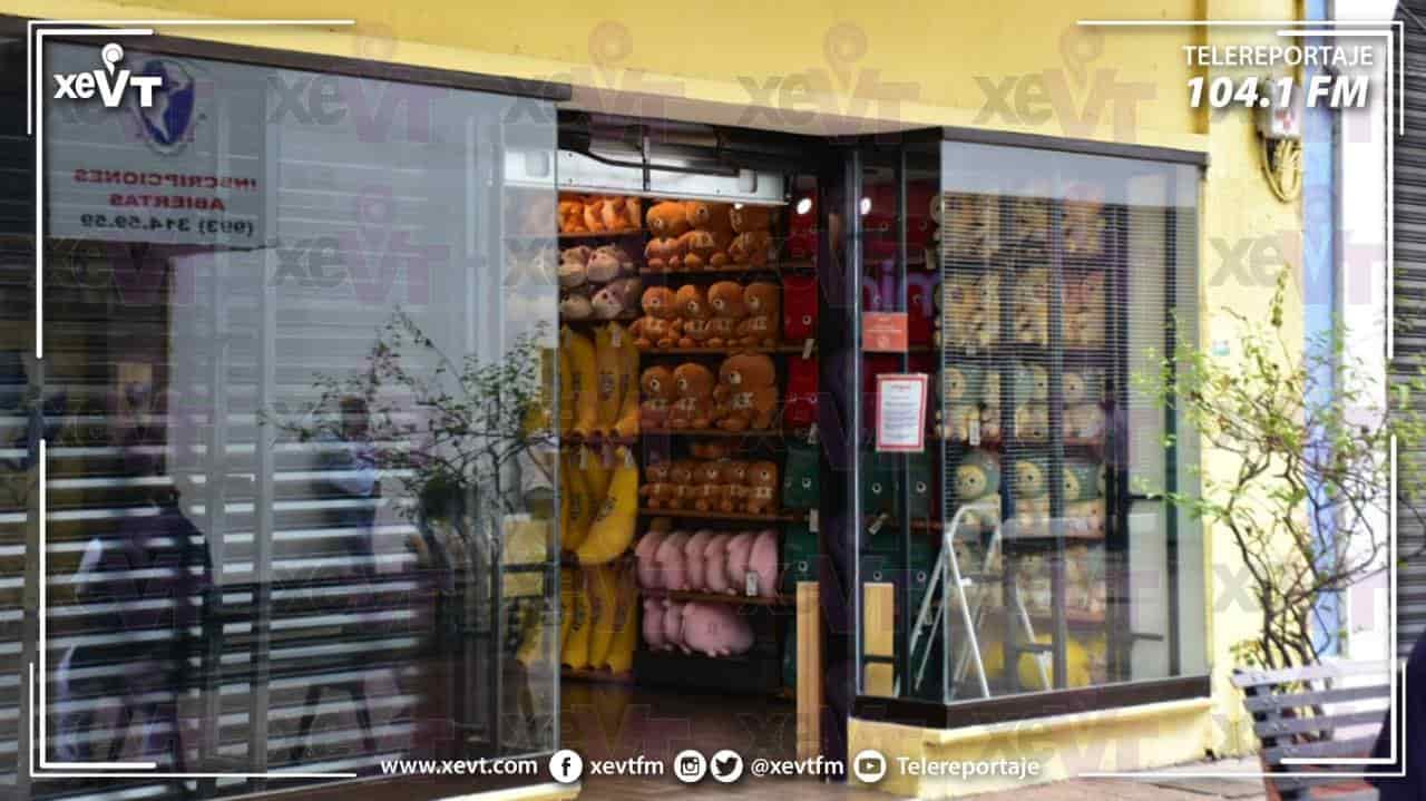 Tabasqueños abarrotan el Centro de Villahermosa, plazas comerciales y paradas de transporte en el inicio de la “nueva normalidad”