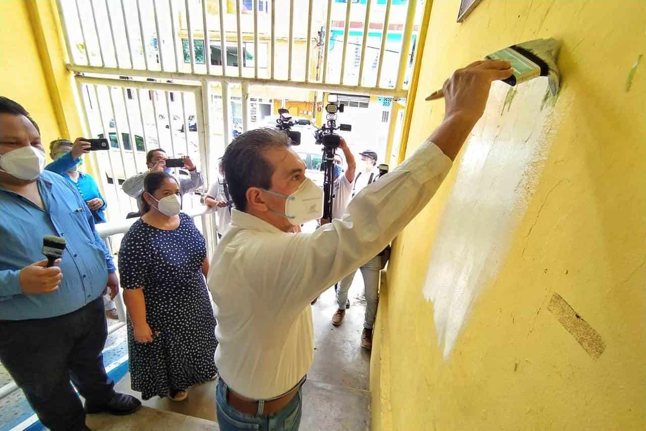 Da ayuntamiento de Centro banderazo al programa ‘Pinta tu escuela’ Da ayuntamiento de Centro banderazo al programa ‘Pinta tu escuela’