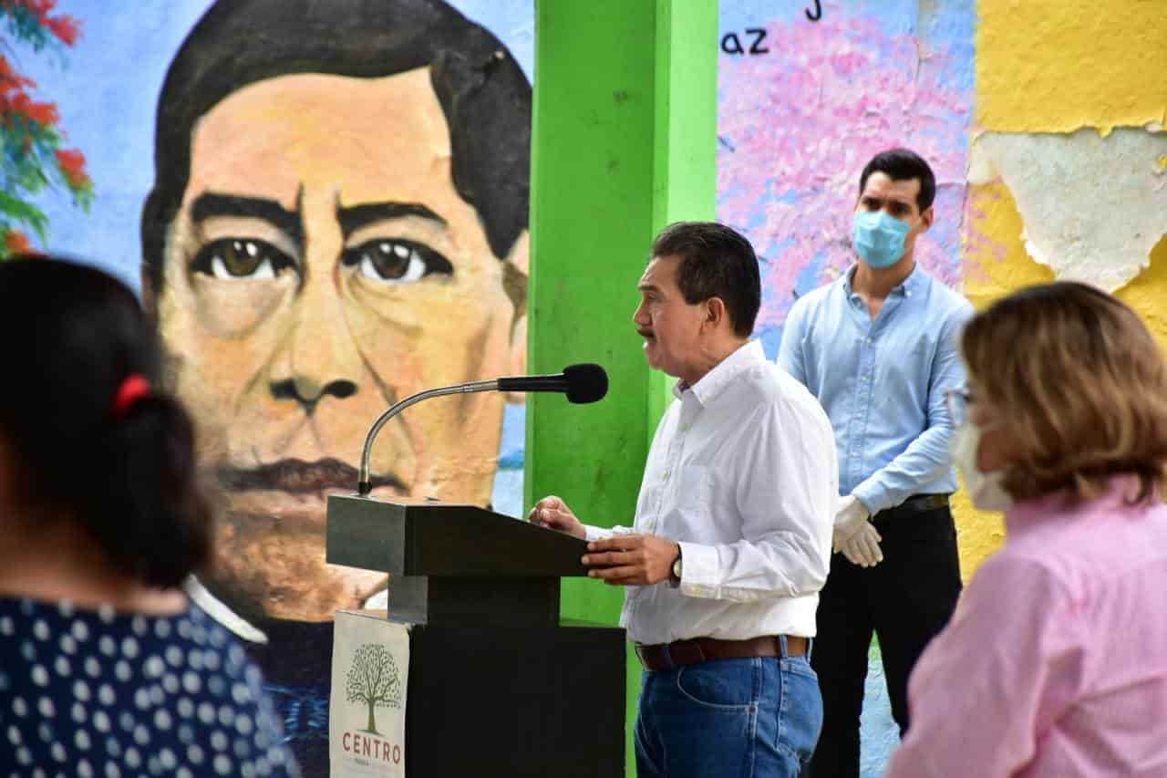 Da ayuntamiento de Centro banderazo al programa ‘Pinta tu escuela’ Da ayuntamiento de Centro banderazo al programa ‘Pinta tu escuela’