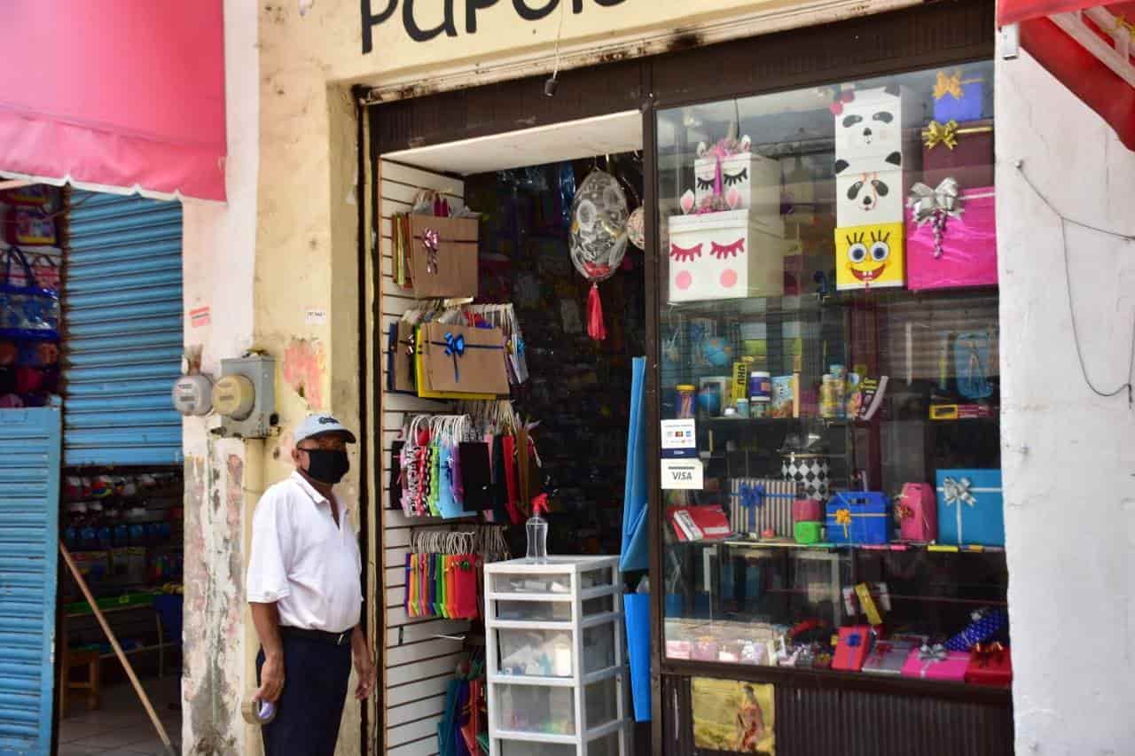 Se adelantan comercios a la nueva normalidad Se adelantan comercios a la nueva normalidad