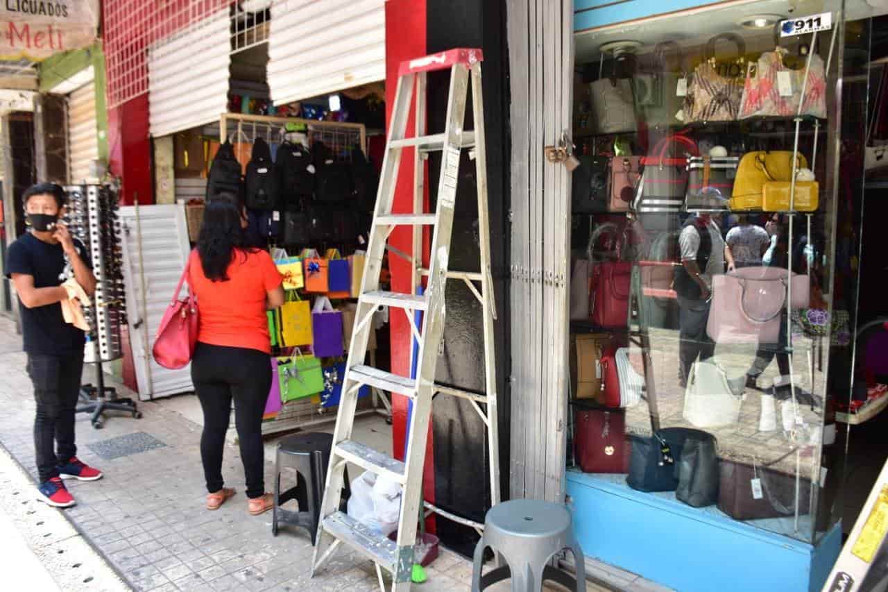 Se adelantan comercios a la nueva normalidad Se adelantan comercios a la nueva normalidad