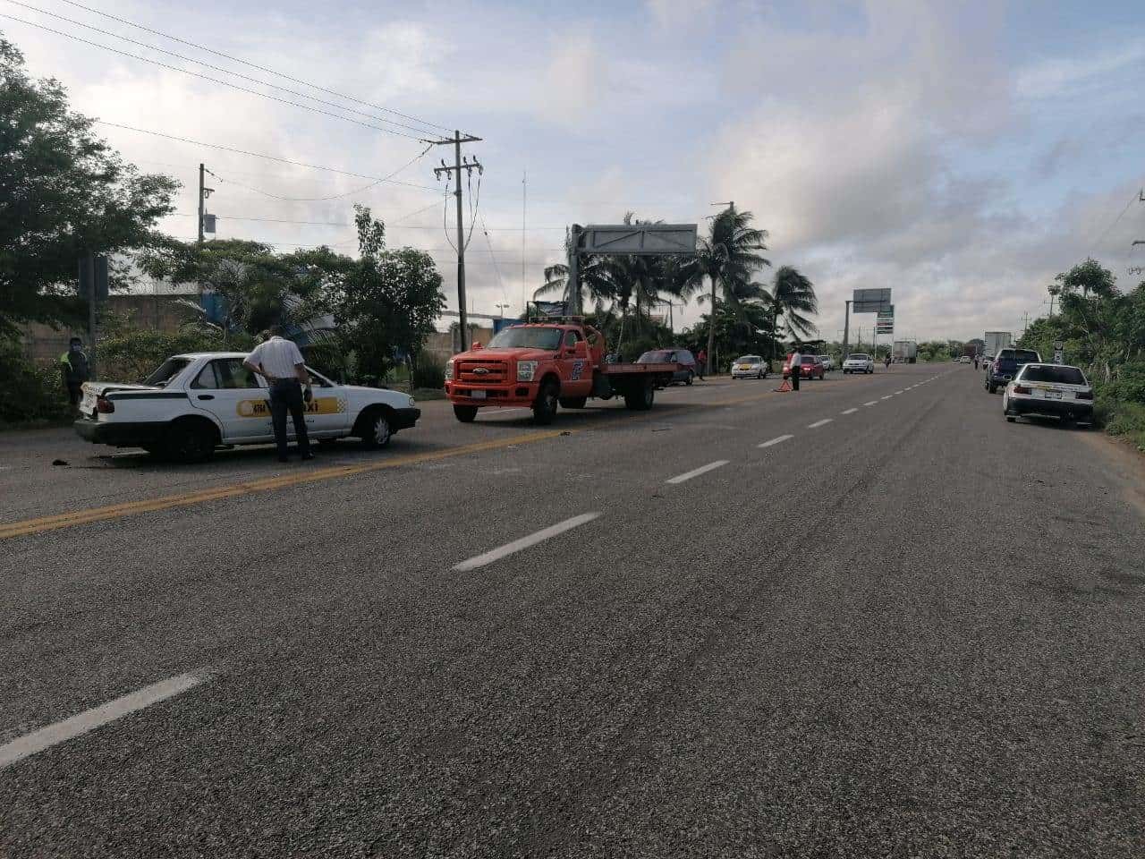 Dos heridos deja accidente en la carretera Villahermosa-Frontera Dos heridos deja accidente en la carretera Villahermosa-Frontera