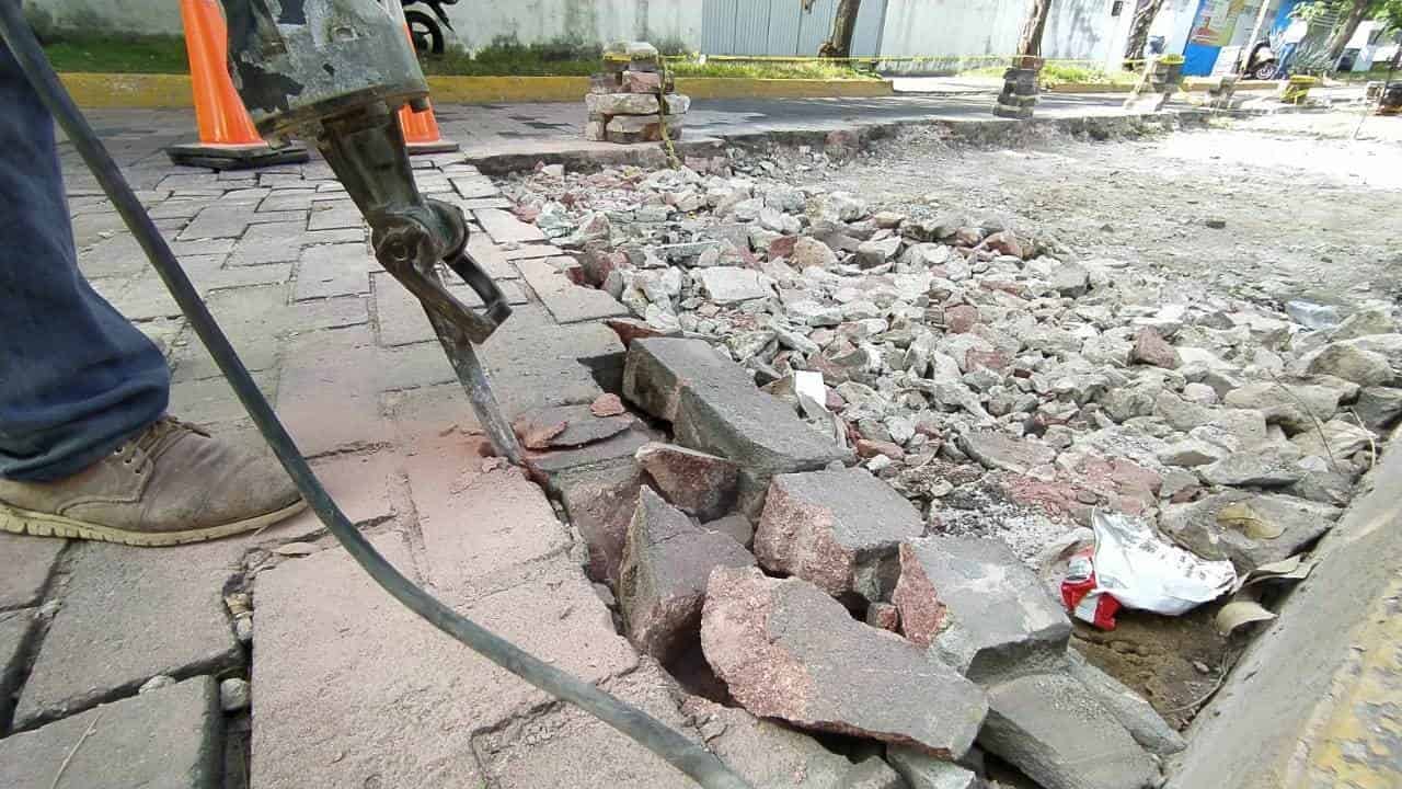 Rehabilitará Gobierno de Centro 7 mil 50 m2 de pavimento de adoquín en Tabasco 2000 Rehabilitará Gobierno de Centro 7 mil 50 m2 de pavimento de adoquín en Tabasco 2000