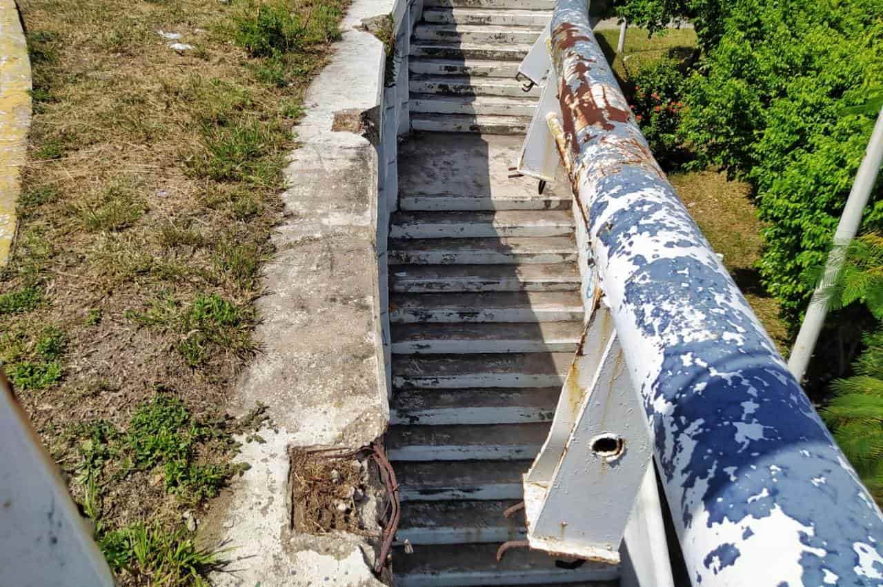 Cuarteaduras y desprendimiento de repello registra el puente Grijalva III Cuarteaduras y desprendimiento de repello registra el puente Grijalva III
