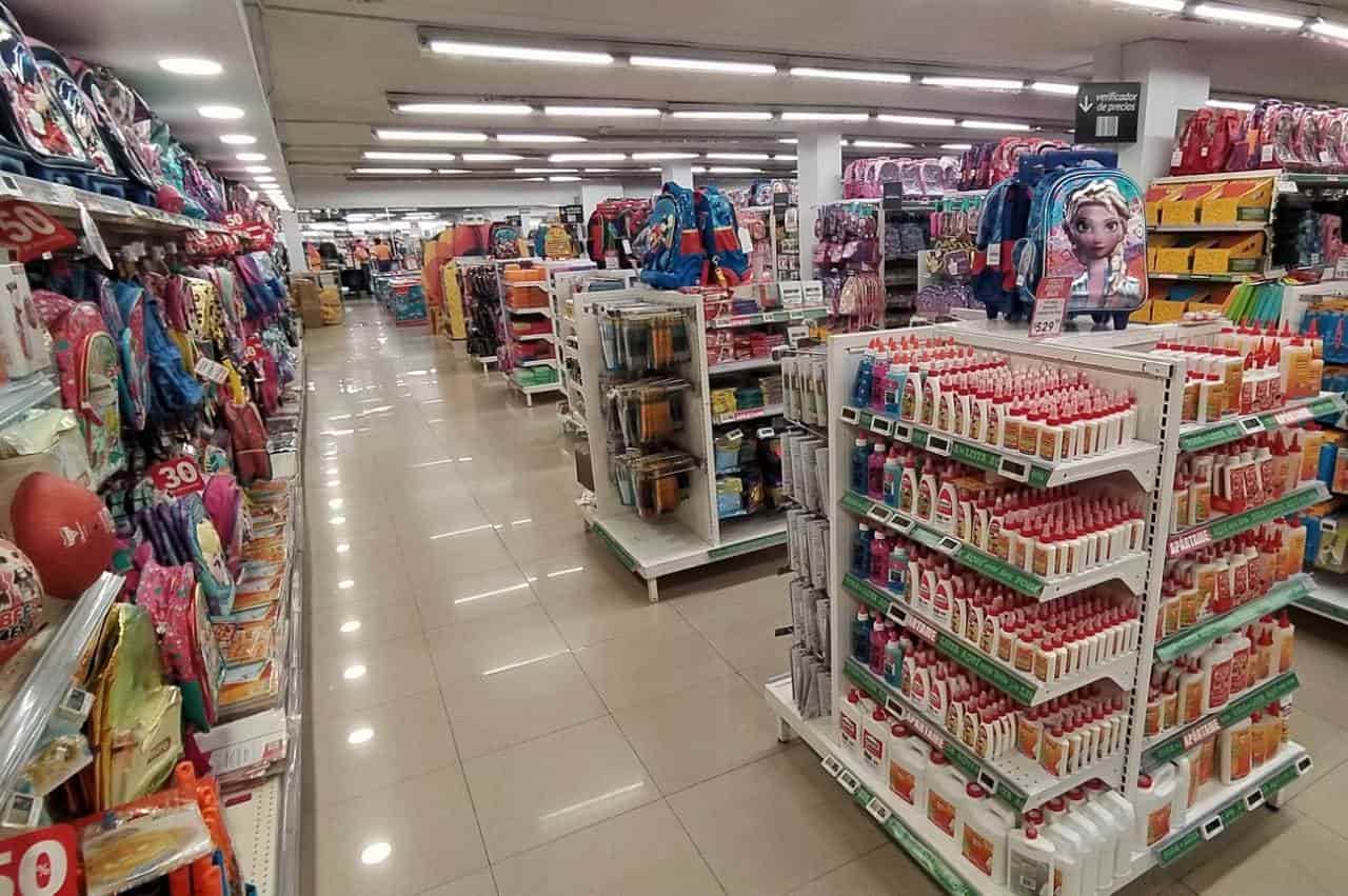 Escasa venta de útiles escolares en supermercados y papelerías Escasa venta de útiles escolares en supermercados y papelerías