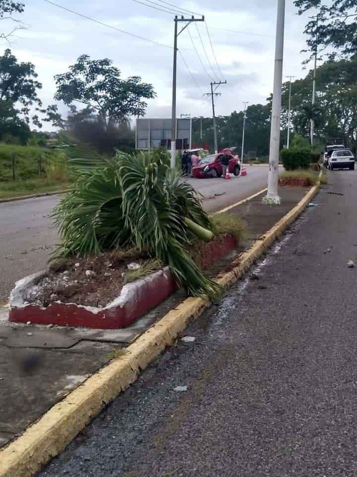Accidente en el boulevard de Macuspana deja una persona lesionada