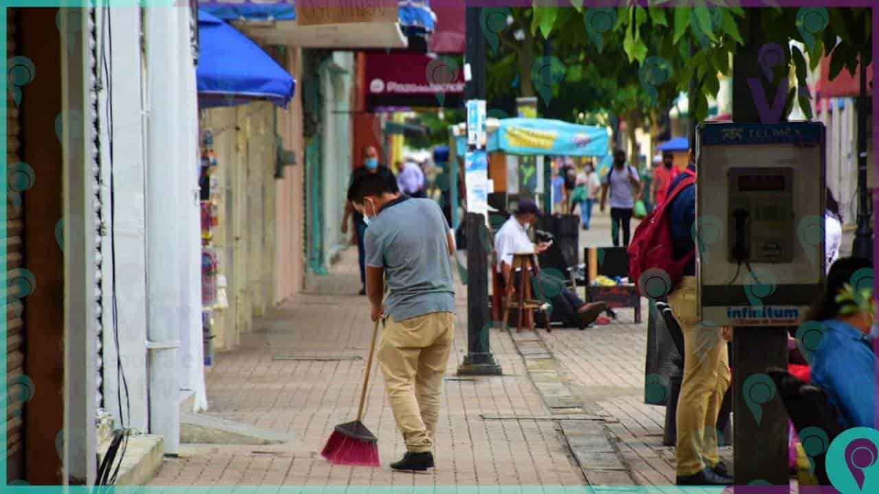 Comerciantes de la Zona Luz limpian sus establecimientos Comerciantes de la Zona Luz limpian sus establecimientos