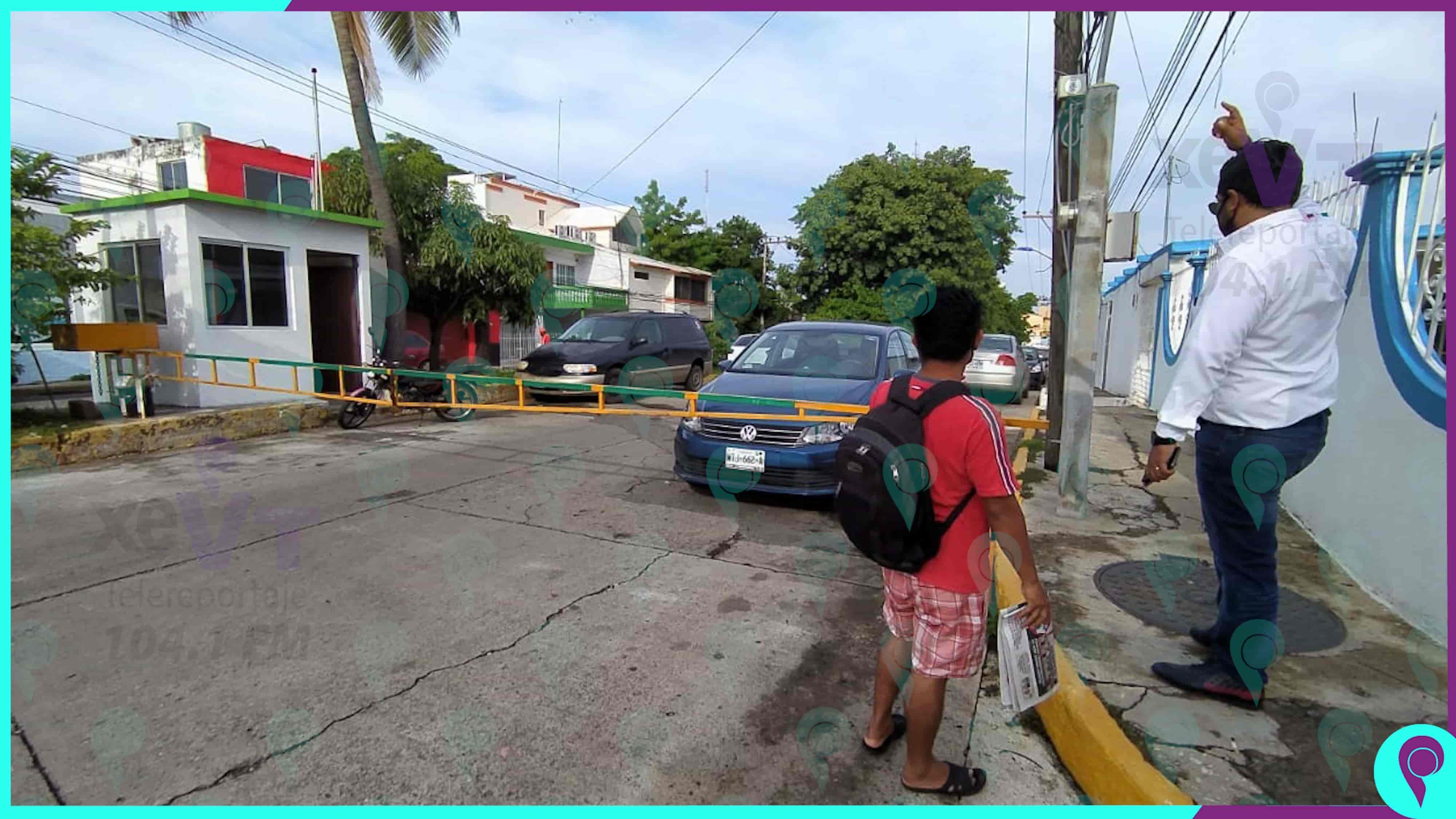 Cierran vecinos de la Magisterial vía alterna del Distribuidor Universidad Cierran vecinos de la Magisterial vía alterna del Distribuidor Universidad