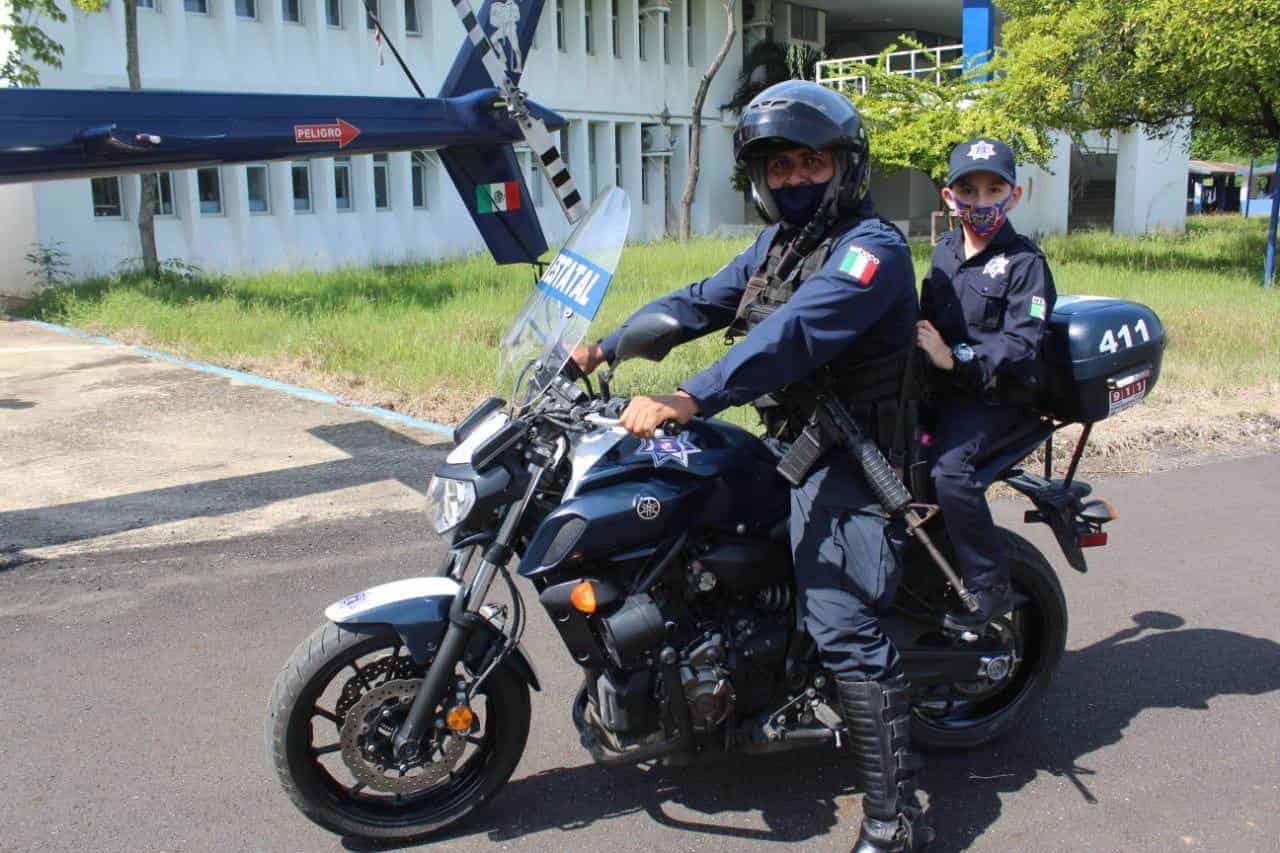 Niño celebra su cumpleaños… ungido como “policía” Niño celebra su cumpleaños… ungido como “policía”