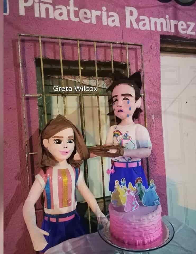 Y lo hicieron otra vez... llegan las piñatas de las niñas virales por pelear en pleno pastel de cumpleaños