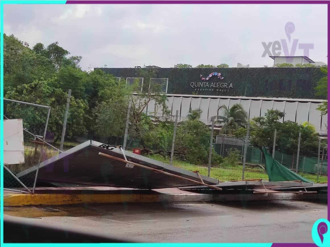 Zeta deja estragos en Playa del Carmen