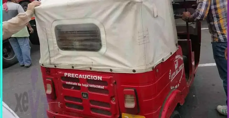 Detiene Semovi a tres pochimóviles piratas en Tierra Colorada; multa será de 45 mil pesos Detiene Semovi a tres pochimóviles piratas en Tierra Colorada; multa será de 45 mil pesos