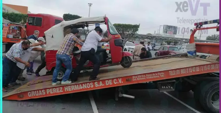 Detiene Semovi a tres pochimóviles piratas en Tierra Colorada; multa será de 45 mil pesos Detiene Semovi a tres pochimóviles piratas en Tierra Colorada; multa será de 45 mil pesos