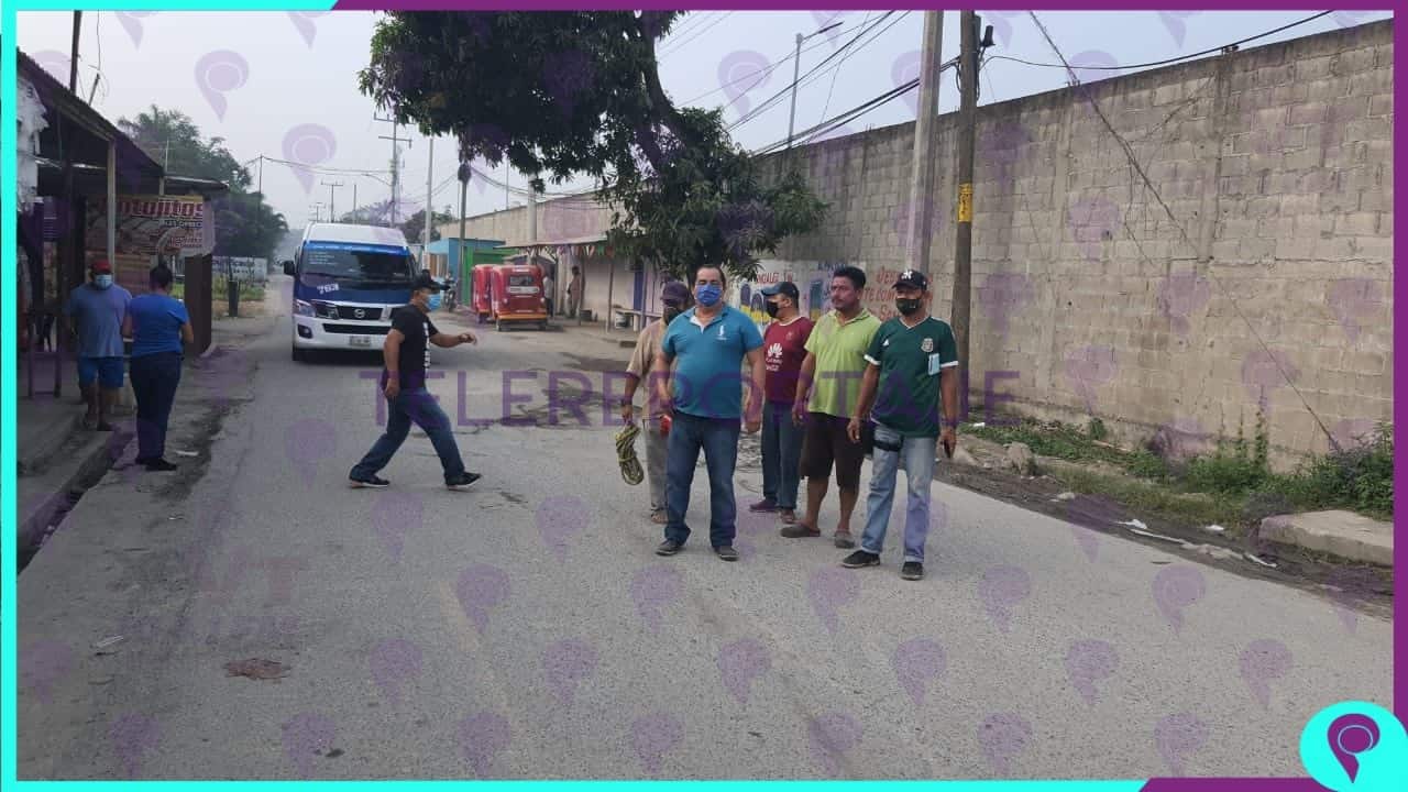 Bloquean entrada a ranchería González, Centro Bloquean entrada a ranchería González, Centro