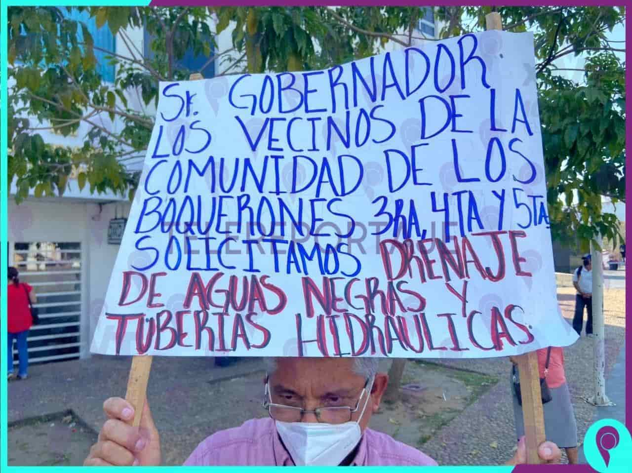 Se inconforman diversos grupos en Plaza de Armas Se inconforman diversos grupos en Plaza de Armas