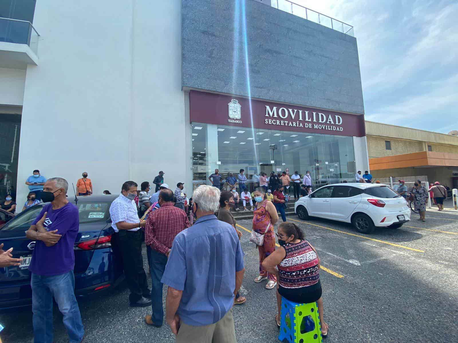 Transportistas exigen a Semovi devolución de concesiones y que les permitan trabajar en sus rutas Transportistas exigen a Semovi devolución de concesiones y que les permitan trabajar en sus rutas