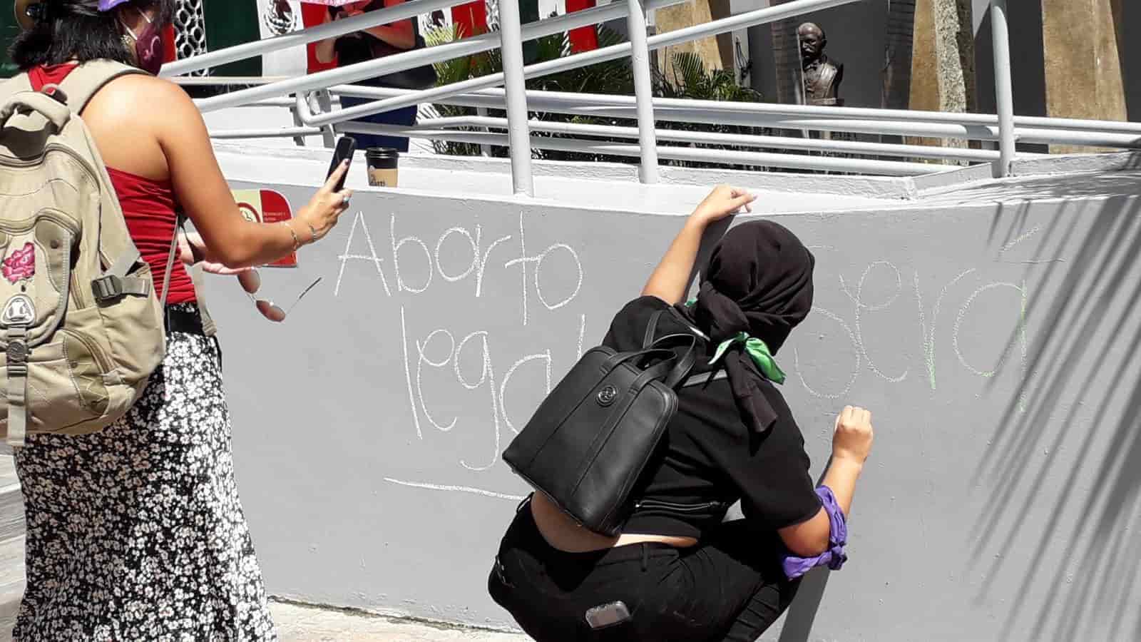 Exigen colectivos feministas despenalización del aborto en Tabasco