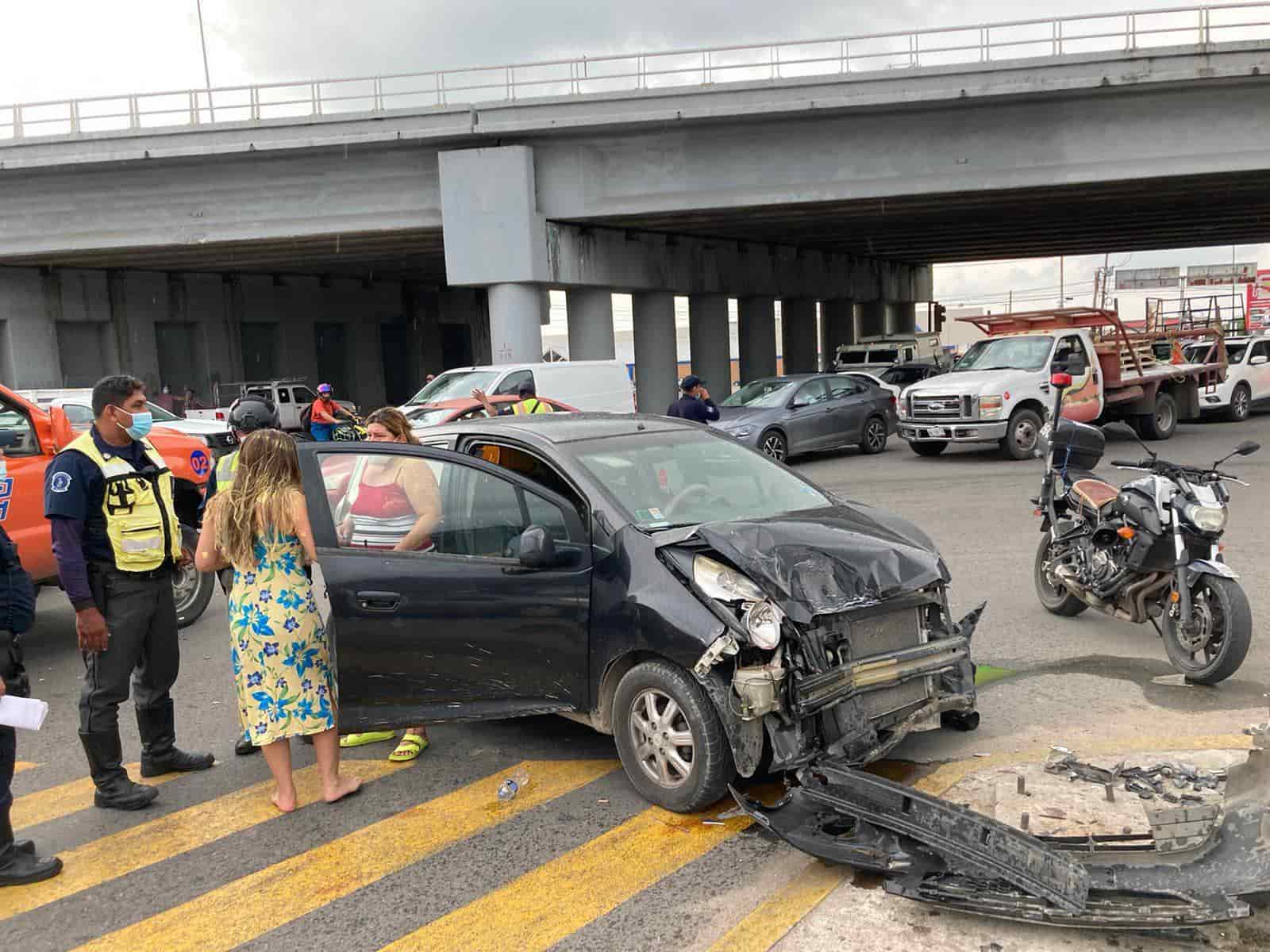 Carambola en periférico de Villahermosa deja tres heridos