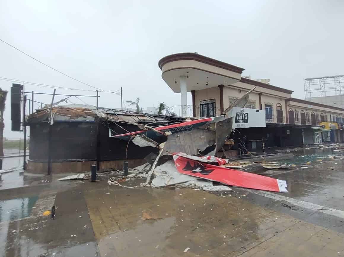 Reportan daños por la tormenta tropical Pamela en Mazatlán Reportan daños por la tormenta tropical Pamela en Mazatlán