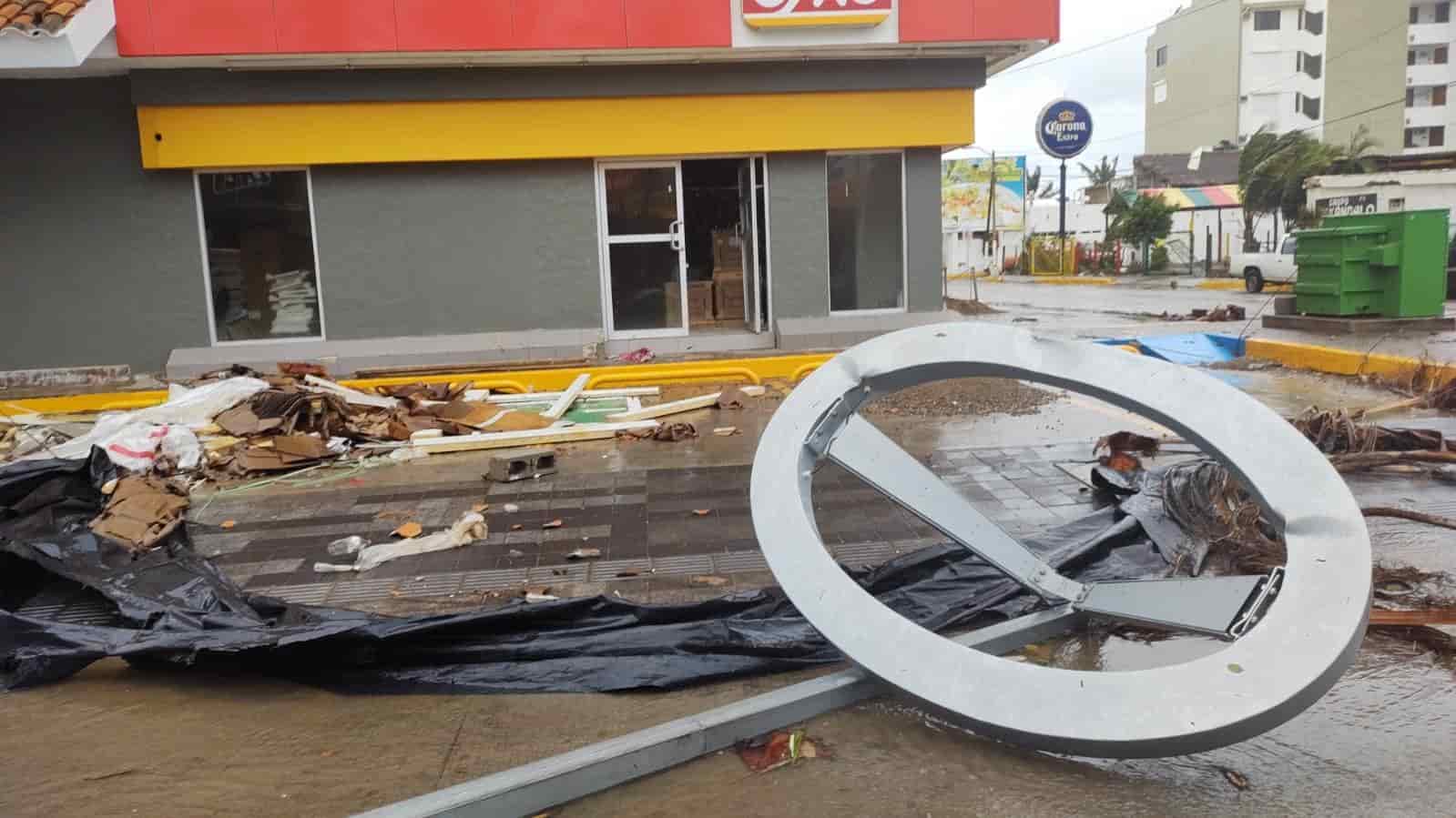 Reportan daños por la tormenta tropical Pamela en Mazatlán Reportan daños por la tormenta tropical Pamela en Mazatlán