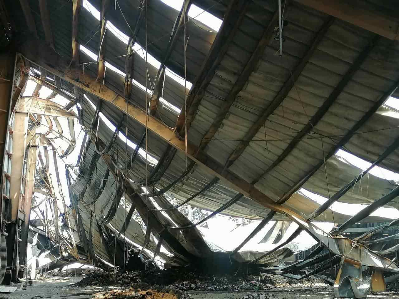 Inundan CEDIS de Súper Sánchez para extinguir el incendio Inundan CEDIS de Súper Sánchez para extinguir el incendio