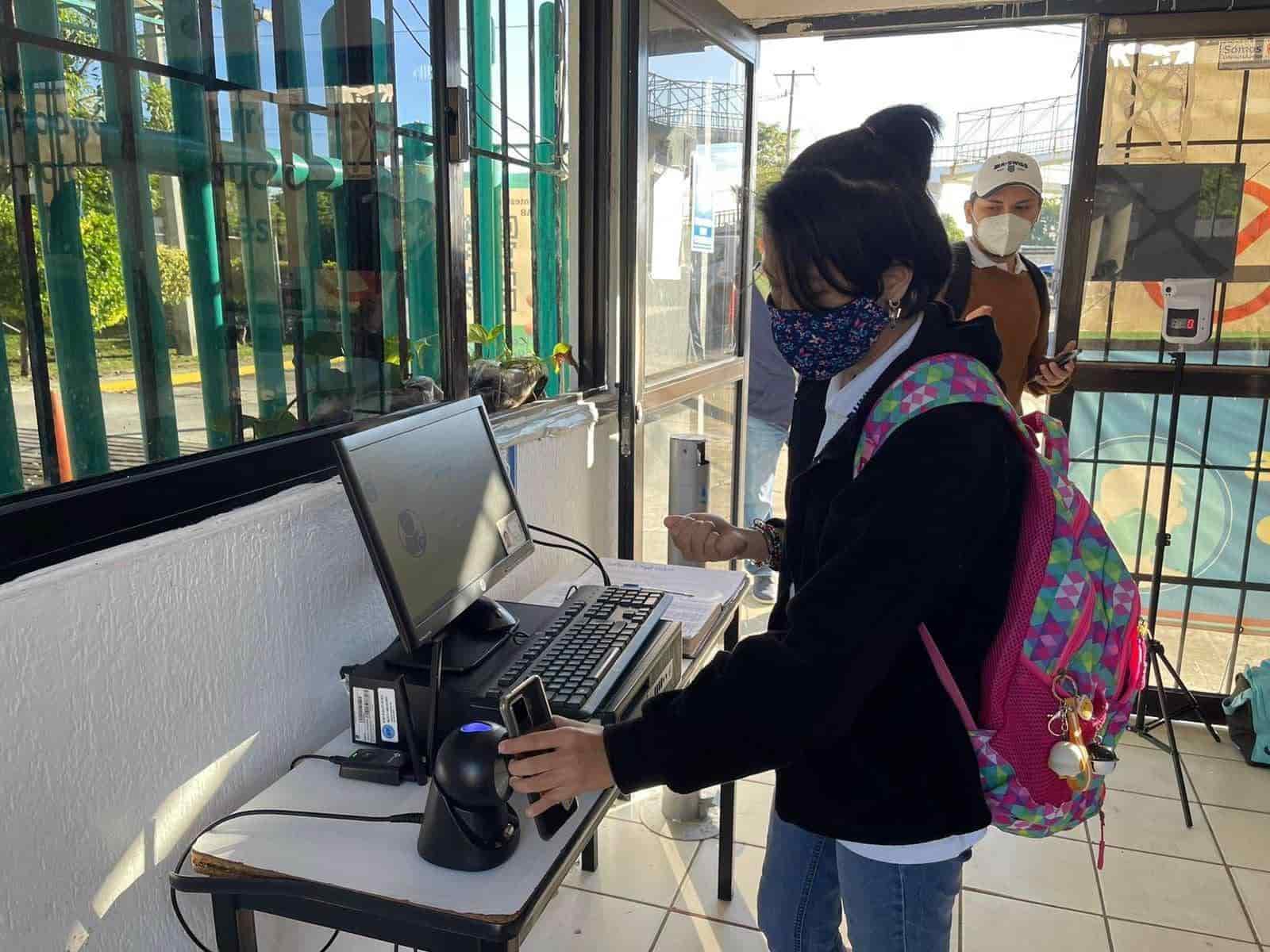 Regresan 500 estudiantes a la UT en primer día de clases Regresan 500 estudiantes a la UT en primer día de clases