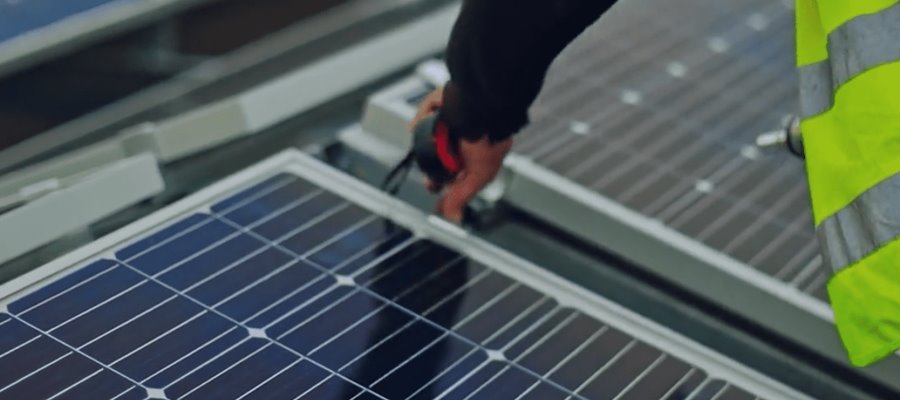 CFE no regala ni vende paneles solares, no caigan en fraude: Gobierno de México