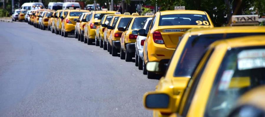 Conductores de taxis amarillos dispuestos a uniformarse, a como insta Semovi