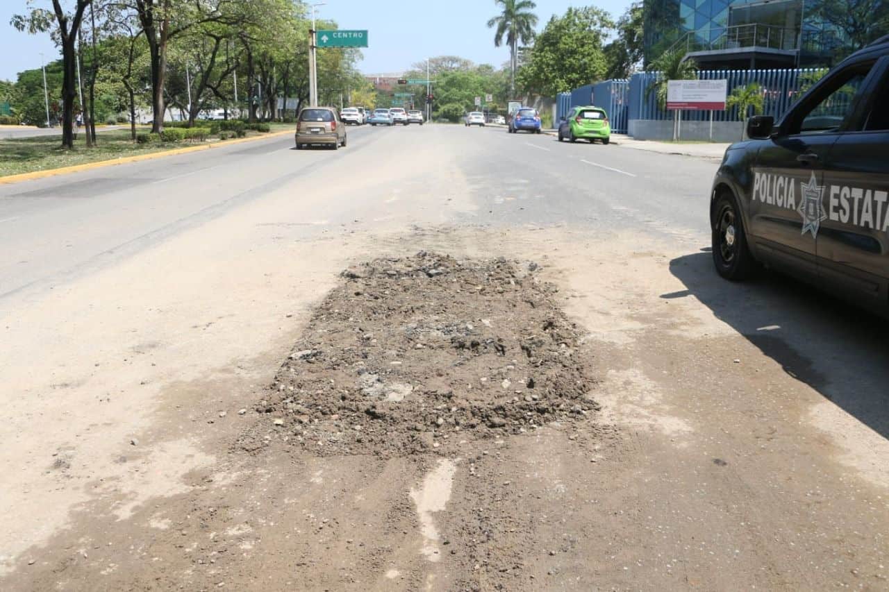 Repara SAS fuga de agua sobre Paseo Tabasco Repara SAS fuga de agua sobre Paseo Tabasco
