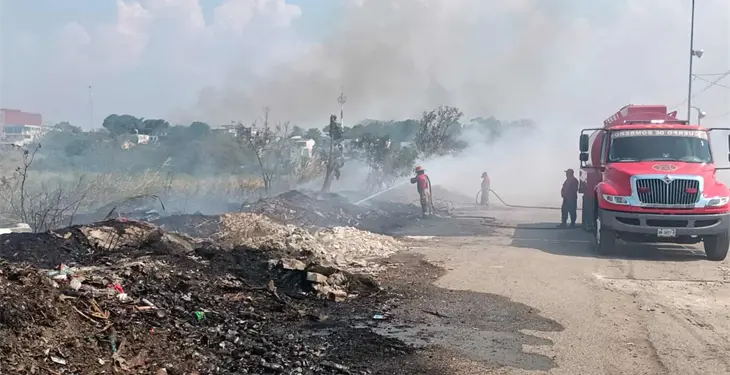 Se incendia basurero clandestino en Villahermosa 