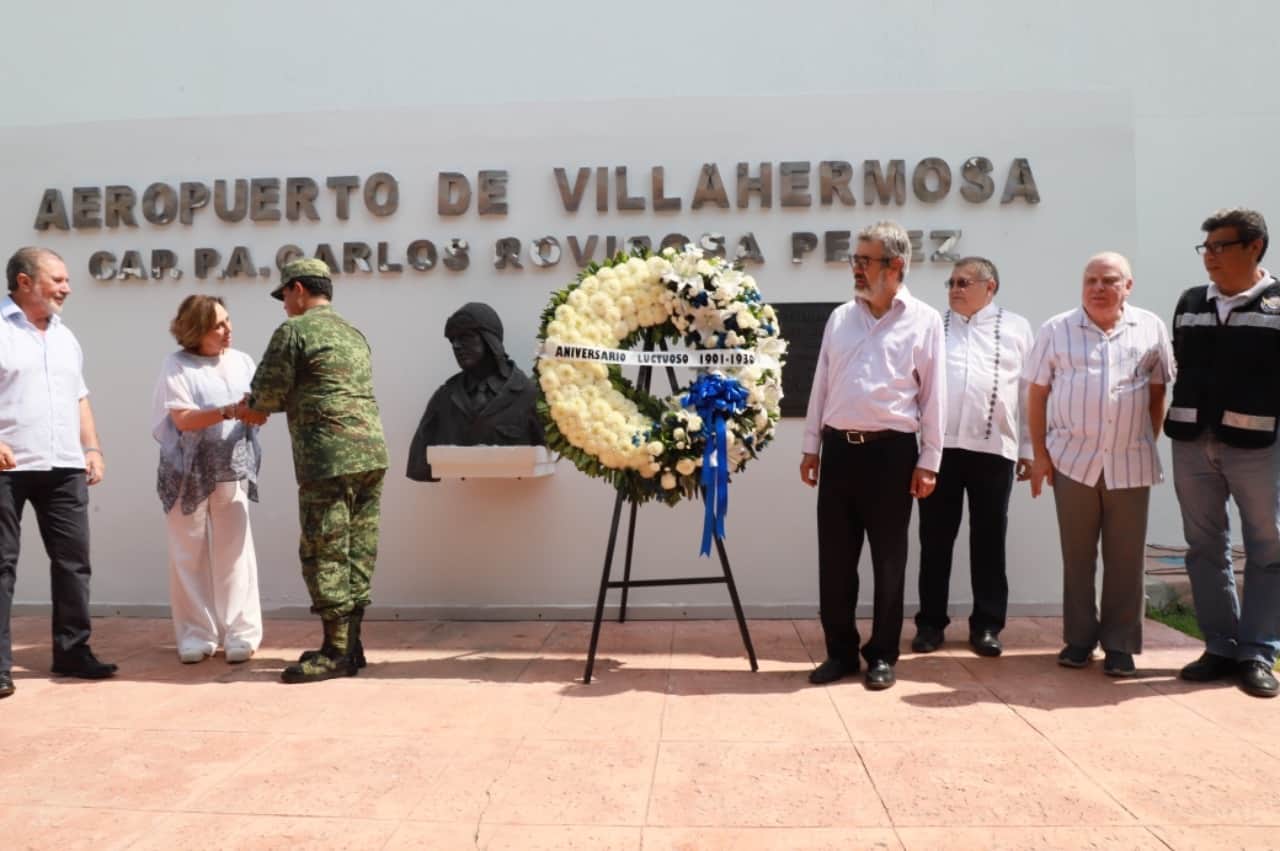 Reconocen al Aeropuerto de Villahermosa “Carlos Rovirosa Pérez” con distintivo de sustentabilidad Reconocen al Aeropuerto de Villahermosa “Carlos Rovirosa Pérez” con distintivo de sustentabilidad