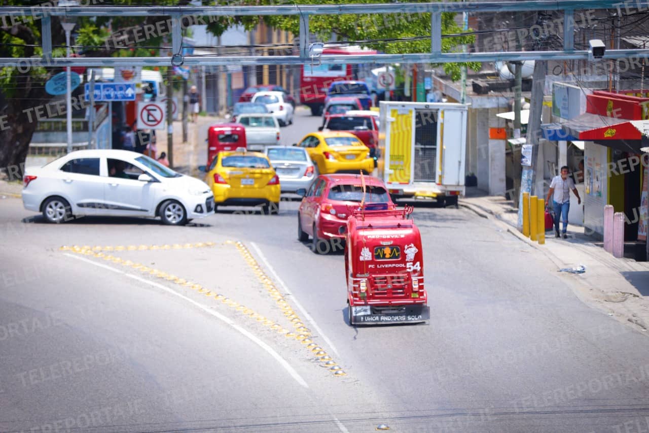 Pochimóviles en Tierra Colorada, un transporte que no conoce la ley Pochimóviles en Tierra Colorada, un transporte que no conoce la ley