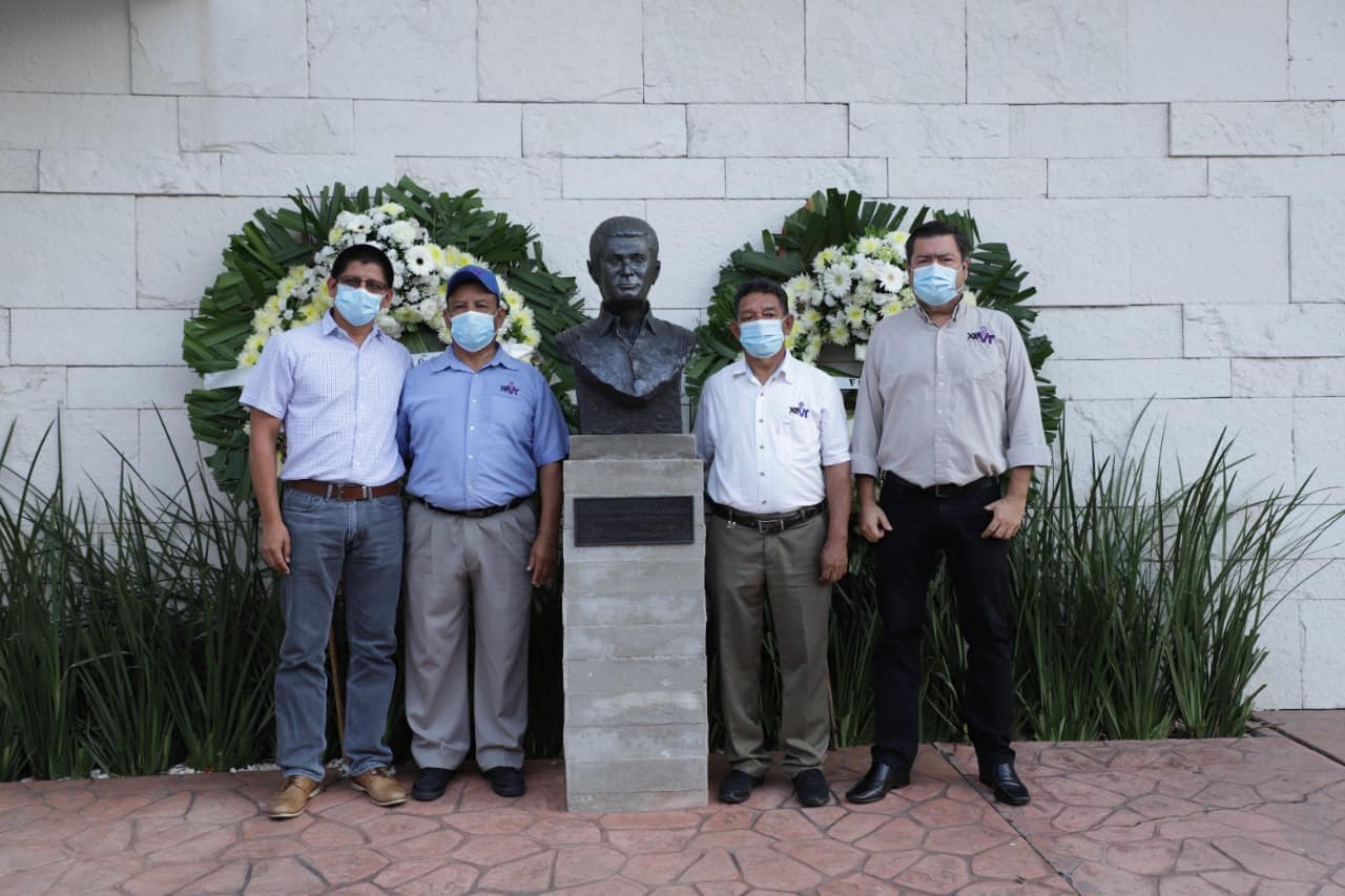 Recuerdan con ofrenda floral y guardia de honor a Chucho Sibilla a 100 años de su nacimiento Recuerdan con ofrenda floral y guardia de honor a Chucho Sibilla a 100 años de su nacimiento