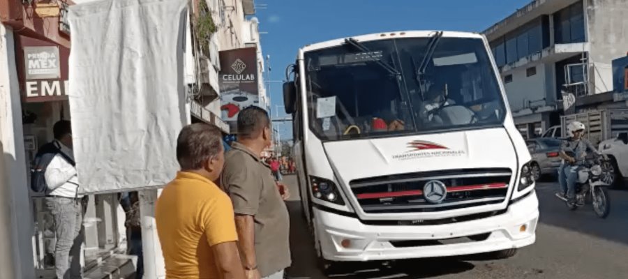 Transportistas paran en corredor Méndez por adeudo