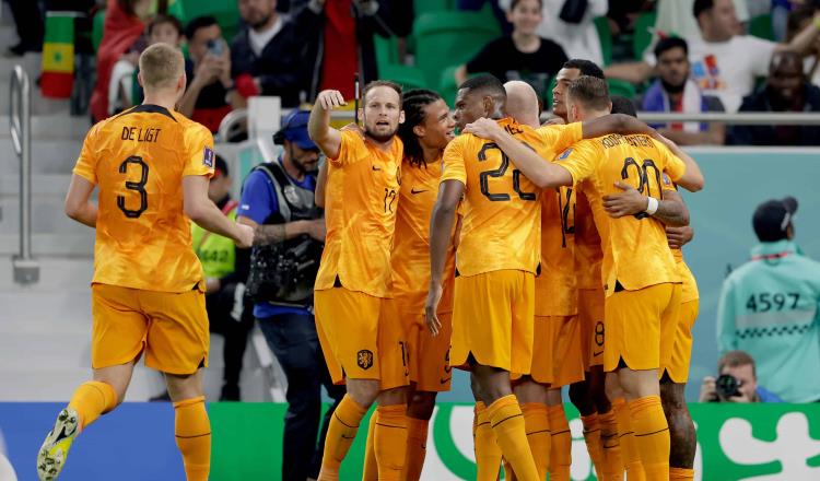 Países Bajos derrota 2-0 a Senegal; hay empates en el Grupo A
