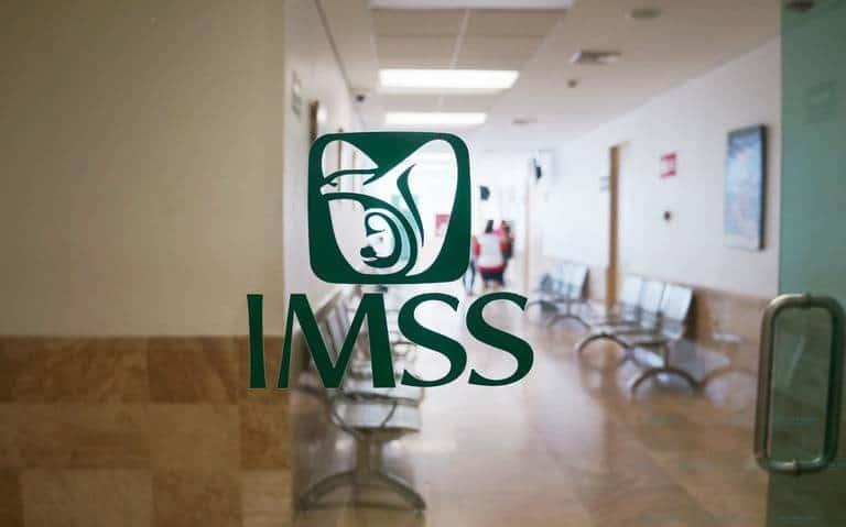 Carecen de especialistas, equipos y hasta medicamentos en el IMSS, asegura personal sanitario