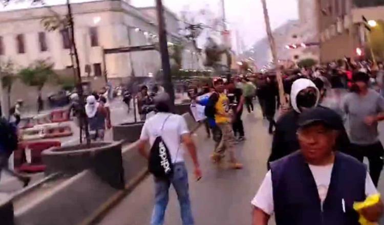 Reportan represión policial durante protestas contra gobierno de Dina Boluarte en Lima