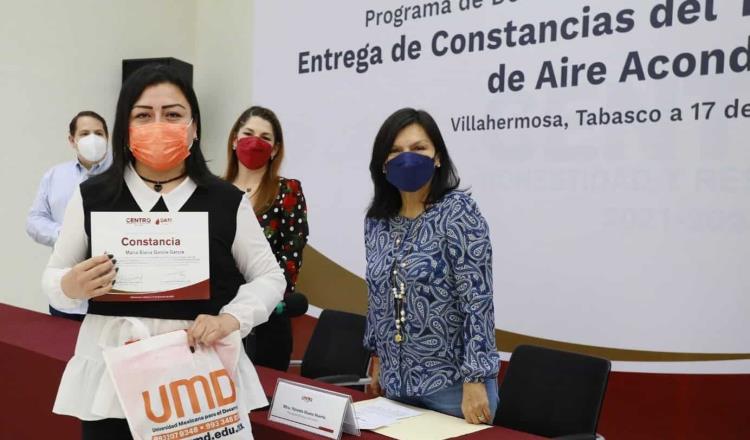 Mujeres de Centro concluyen taller de mantenimiento de aire acondicionado