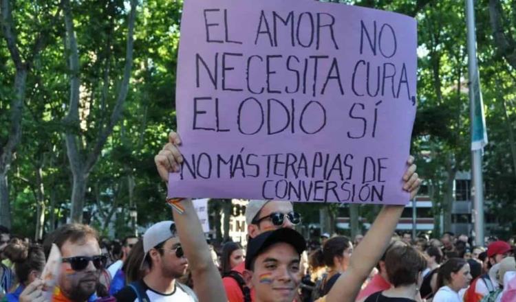 Prohíbe Nuevo León terapias de conversión