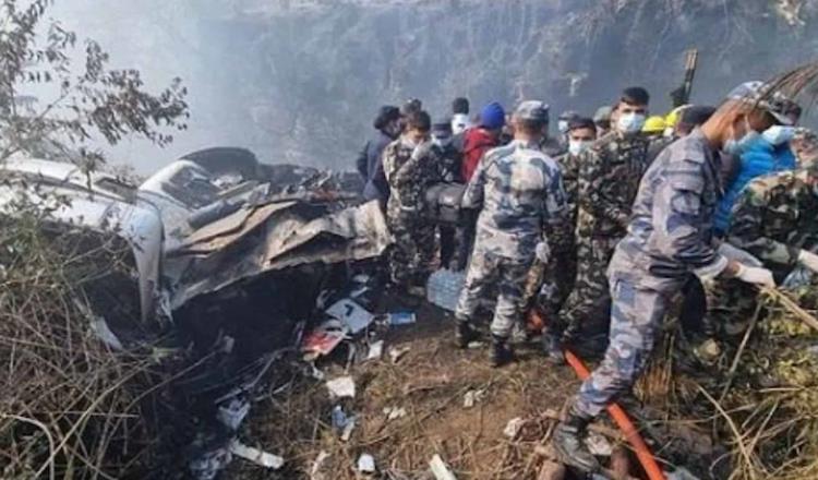 Se estrella avión en Nepal; hay 68 muertos