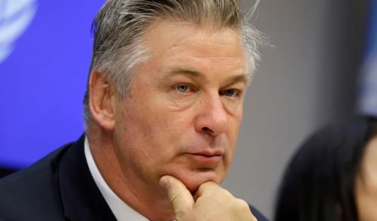 Alec Baldwin es acusado de homicidio involuntario en grabación de Rust