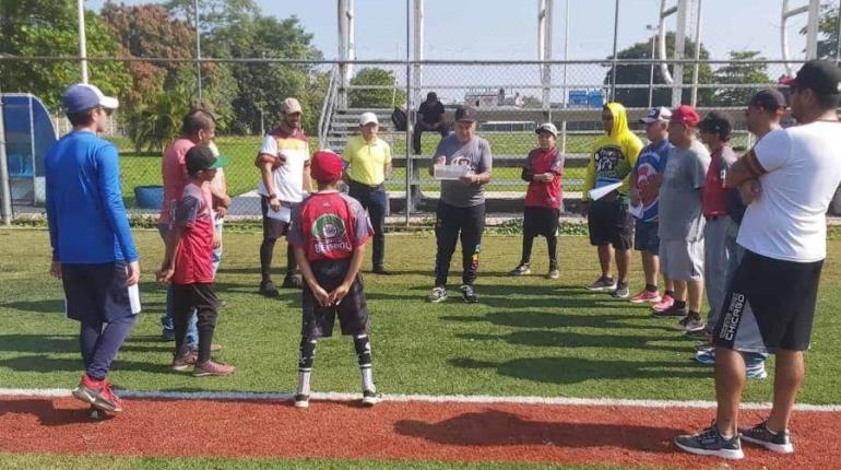 ISSET invita a niños y jóvenes a clases de beisbol, basquetbol, zumba, ajedrez y yoga