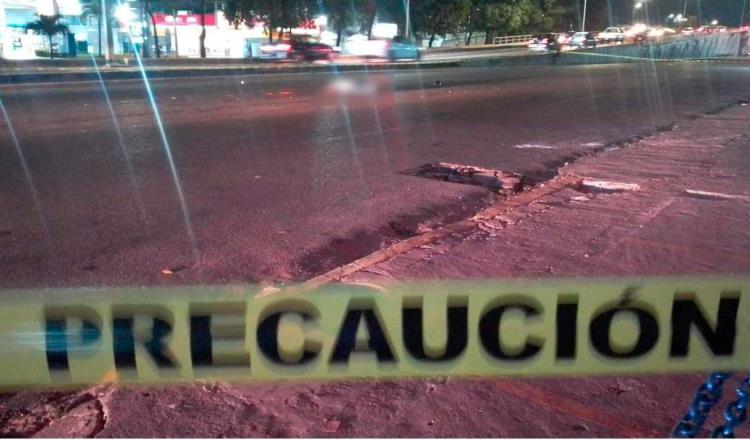Camioneta atropella y mata a motociclista en Ruiz Cortines