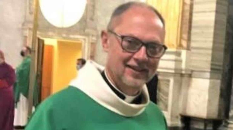 Nombran obispo al sacerdote que postuló la canonización de San Juan Pablo II