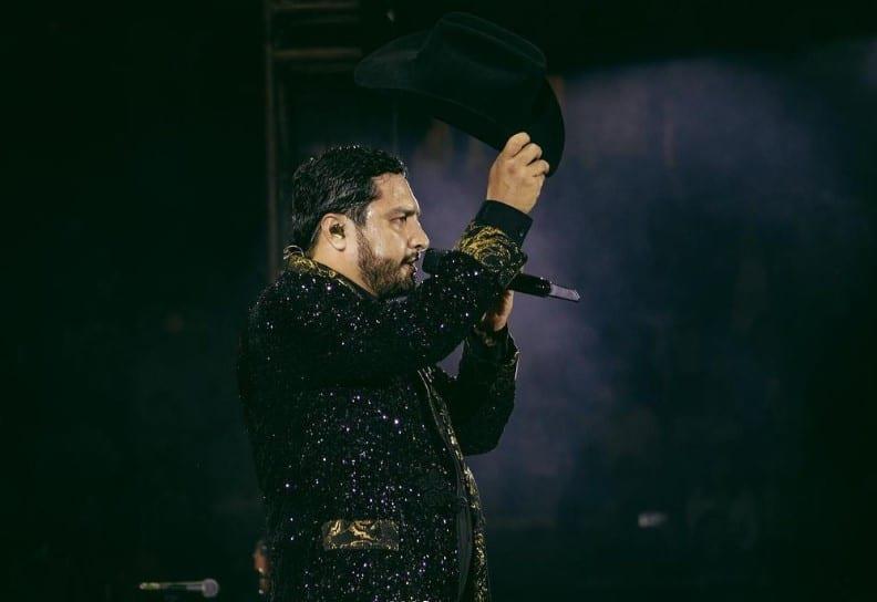 Julión Álvarez está bien, aclara equipo del cantante tras supuesto ataque