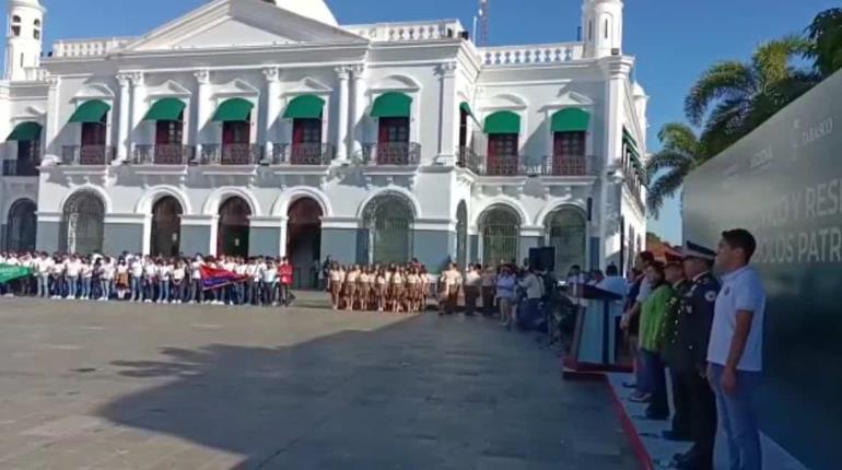 Realizan homenaje en Plaza de Armas para el fomento y respeto a símbolos patrios