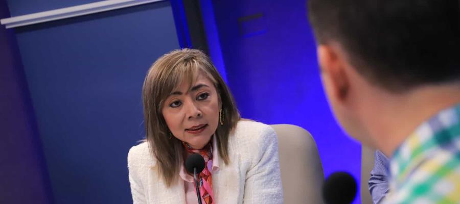 Dejar de columpiarse y darse pedicure, pide Lorena Beaurregard a Merino ante inseguridad