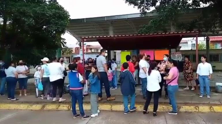 Por segundo día, bloquean primaria en Blancas Mariposas