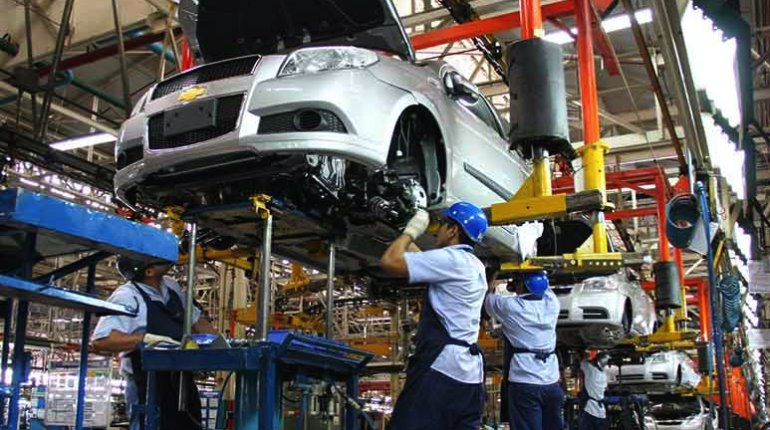 Industria automotriz da el acelerón en febrero